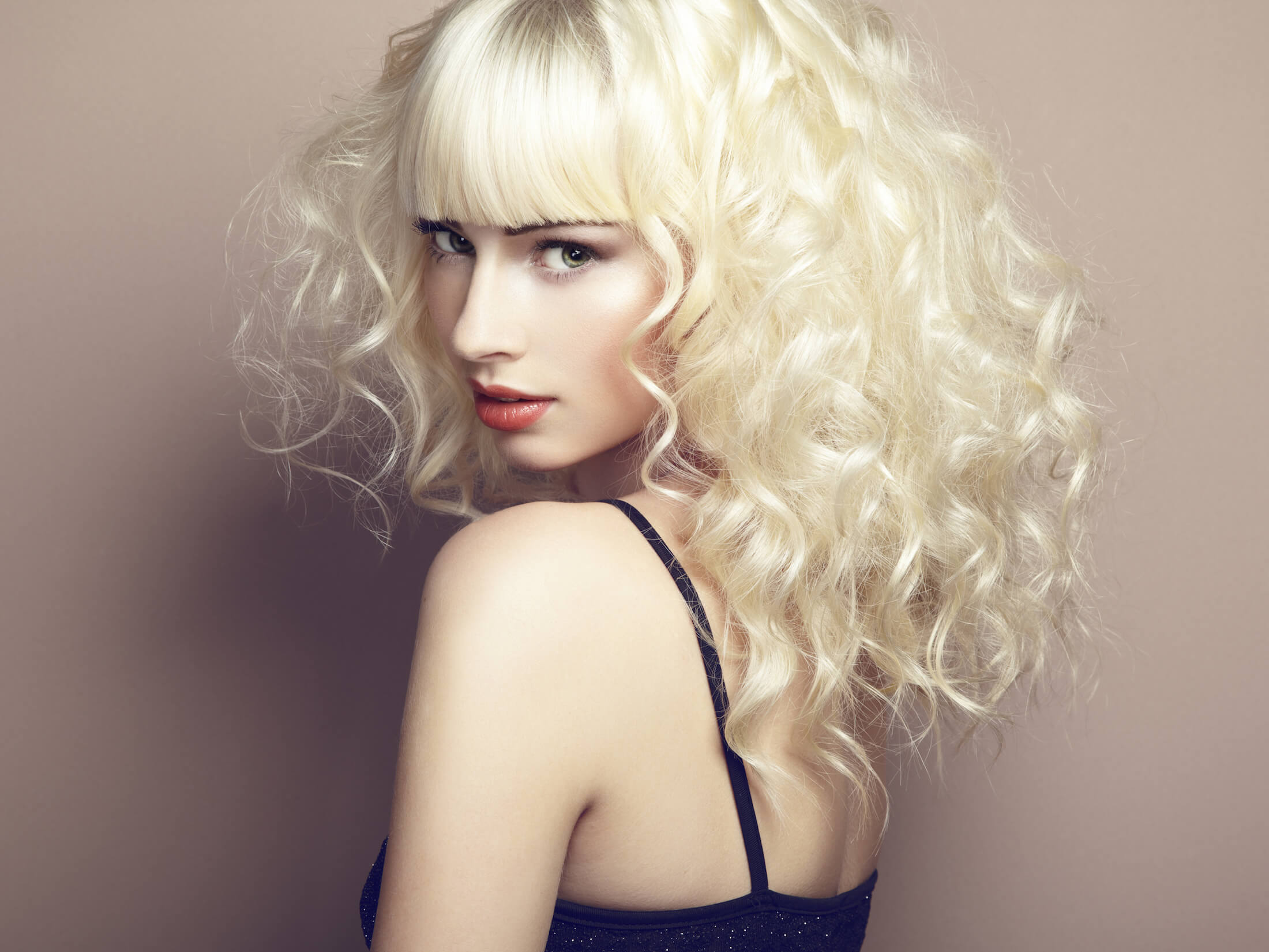 Acconciature moda Toni HAir Style